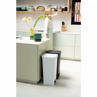 Brabantia Stepup Pedaalemmer 40L Lichtgrijs